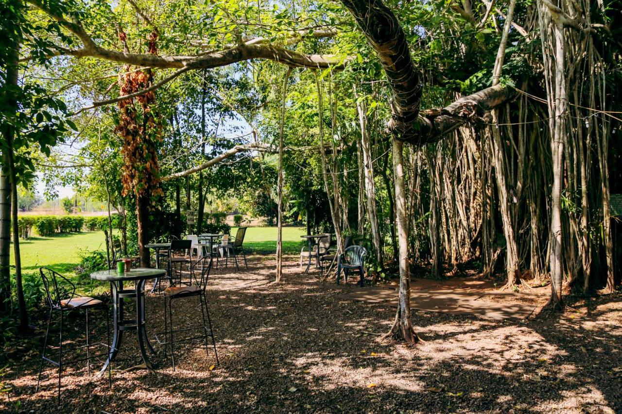 Banyan Tree Hotel Batchelor Exterior photo